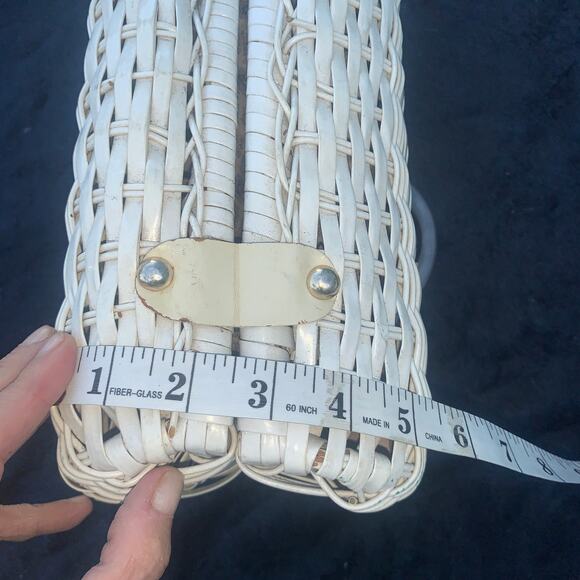 VINTAGE 50's/60's WICKER, MOTHER OF PEARL & LUCITE BASKETWEAVE FRAME HANDBAG - Picture 11 of 13